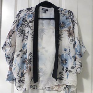 LE-CHATEAU white, black and blue floral kimono oversized chiffon top